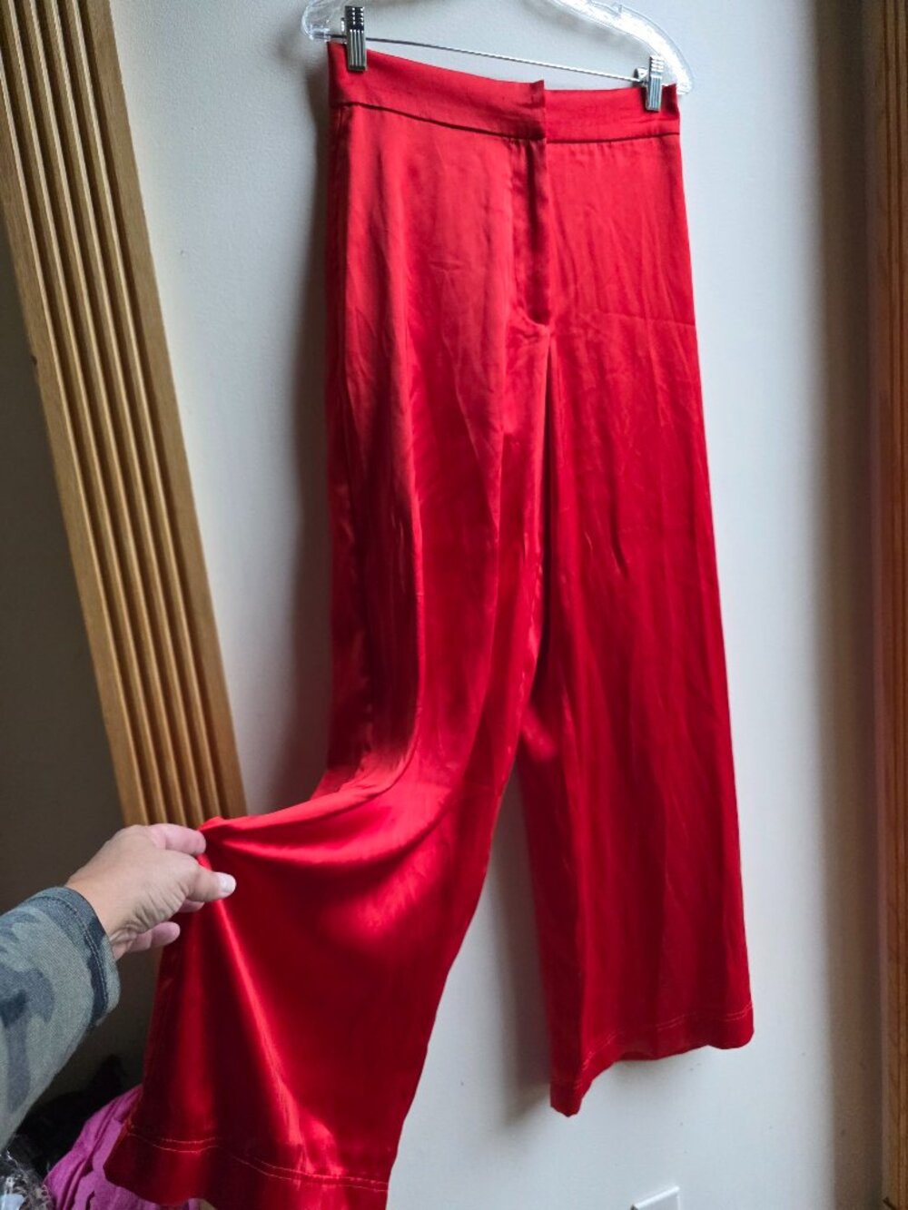 NWT House of Harlow 1960 Red Silky Palazzo Pants Size Medium